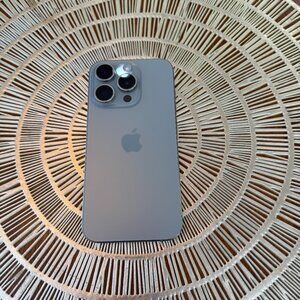 Iphone 15Pro and charging cable